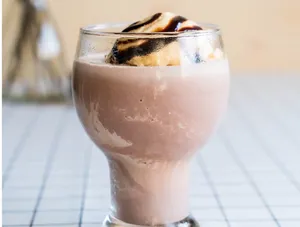 Apple Shake With Ice Cream