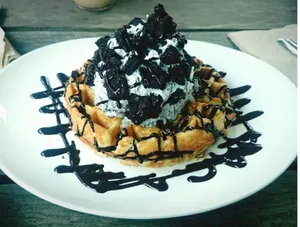 1 Oreo Waffle With Ice Cream